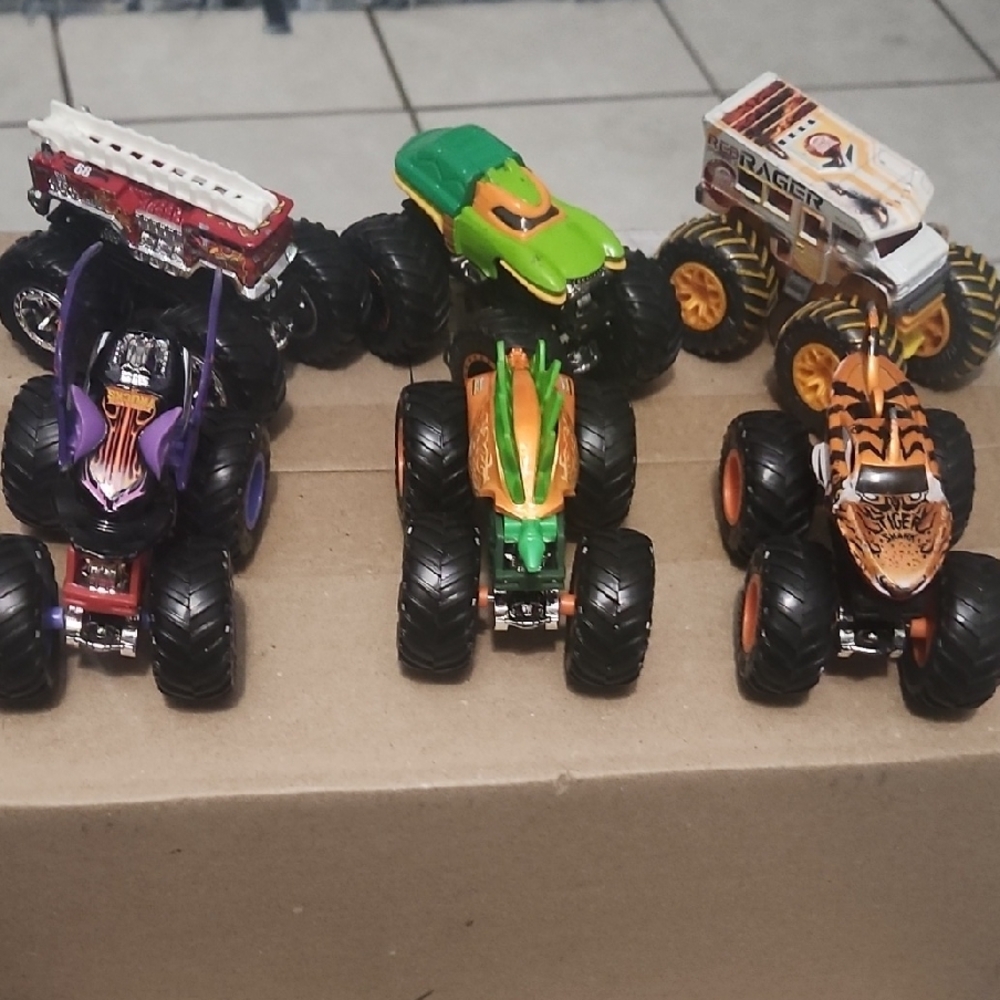 Die-Cast Monster Truck Pack - Green, Orange, Purple, White, Black - Picture 2 of 2